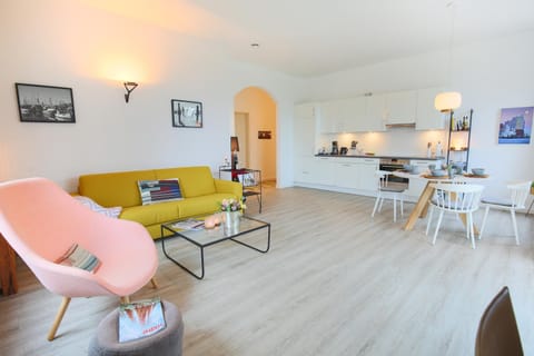 Kitchen or kitchenette, Living room, Photo of the whole room, Seating area, Dining area