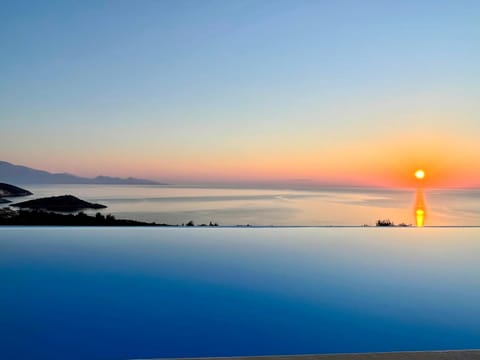 Natural landscape, Sea view, Swimming pool, Sunrise