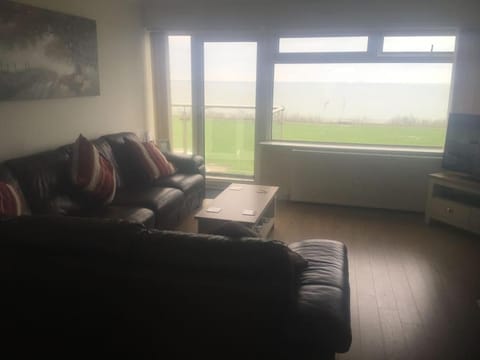 Amazing 3 Bedroom Apartment 30 seconds to beach Apartment in Clacton-on-Sea