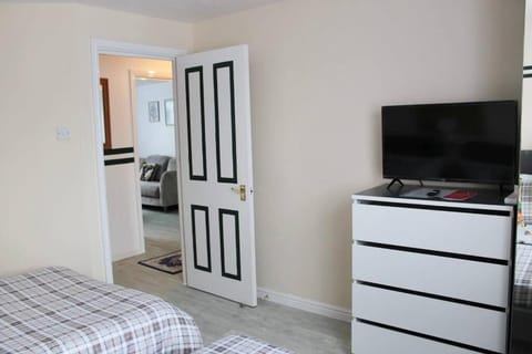 Juniper Apartment - 2 Bedrooms Apartment in Ilford