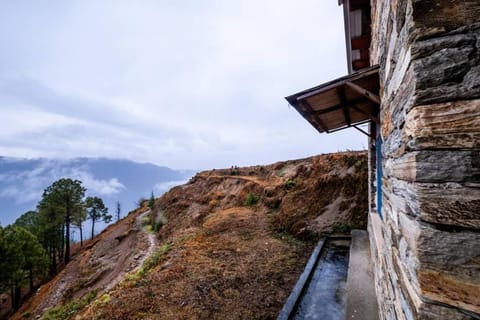 Breezy Affair -Binsar View Boutique Room Apartment in Uttarakhand