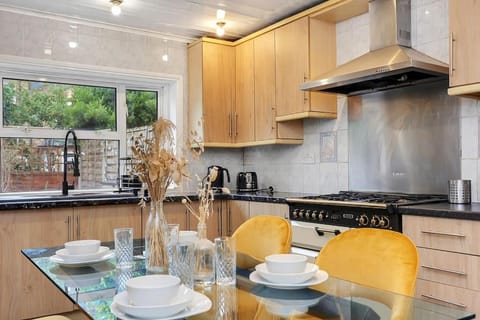 Longstay - The Panel Guest House Apartment in London Borough of Hackney