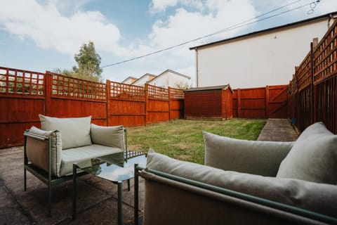 Garden, Seating area, Garden view