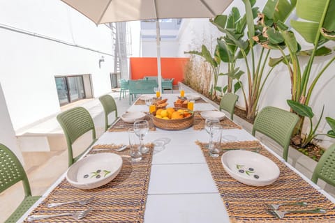 Property building, Dining area, Inner courtyard view