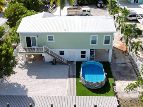 Bird's eye view, Swimming pool