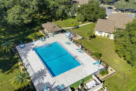 Walk to Golf Condo with Pool Access in Hernando! Apartment in Lecanto