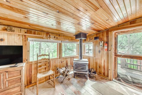 Cozy Cabin Near Grindstone Lake and Downtown! House in Ruidoso