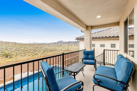 Red Desert Villa - Main House & Casita House in Hurricane