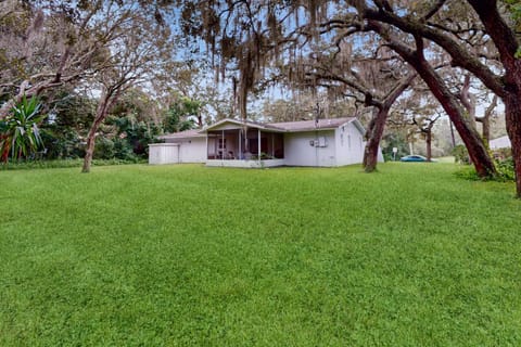 Warm and Cozy House in Spring Hill