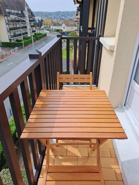 L'Evasion, F2 proche mer et commerce, parking & wifi Apartment in Normandy