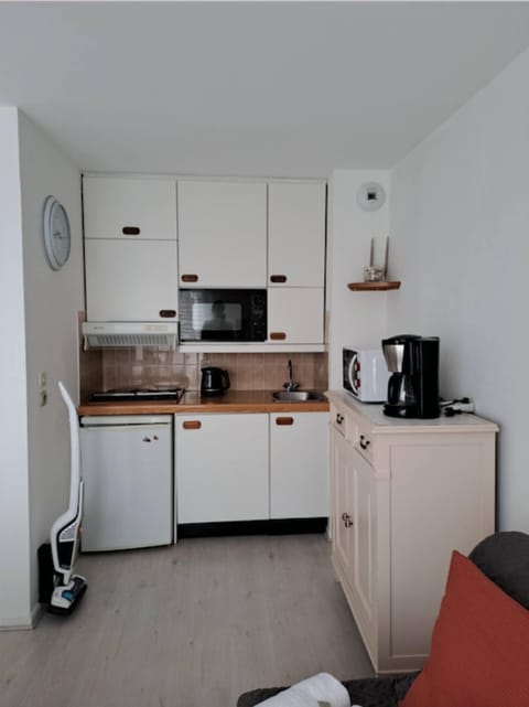 L'Evasion, F2 proche mer et commerce, parking & wifi Apartment in Normandy