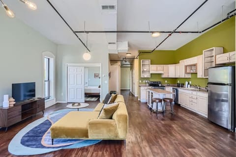 Historic Loft in Ballpark 30 Day Stay Sleeps 4 Apartment in Denver