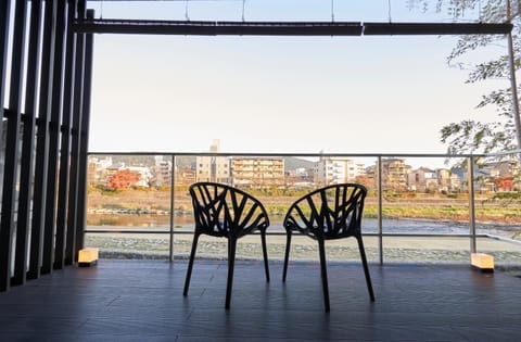 Balcony/Terrace, River view