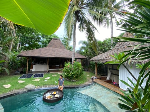 Villa Bhuvana with private swimming pool Chalet in Pemenang