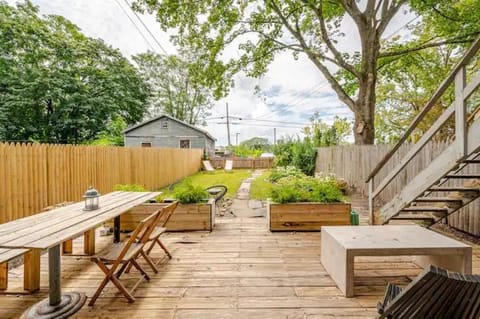 Balcony/Terrace, Garden view