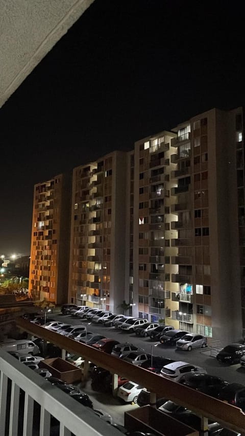 Habitación para 1 persona cerca del aeropuerto y estadio Casa de temporada in Soledad