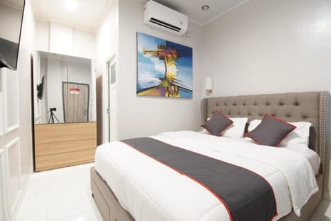 Bed, TV and multimedia, Photo of the whole room, Bedroom, wardrobe, air conditioner