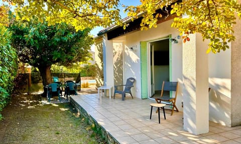 Patio, Garden, Dining area