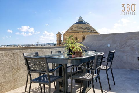 Patio, Day, View (from property/room), Balcony/Terrace, Dining area