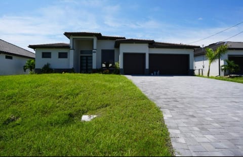 West coast Cape Coral Gateway House in Cape Coral