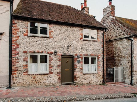 Property building, Facade/entrance, Neighbourhood, Street view