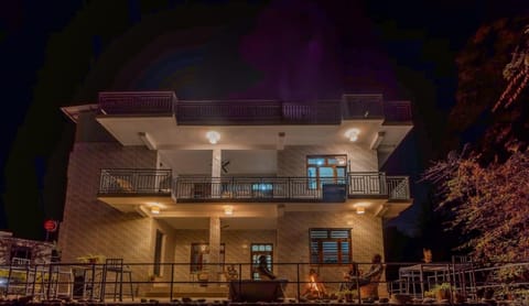 FreeStays TownHouse - 11 BHK, Suja Bir Himachal Vacation rental in Punjab, India