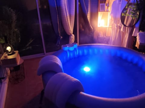 Night, Hot Tub