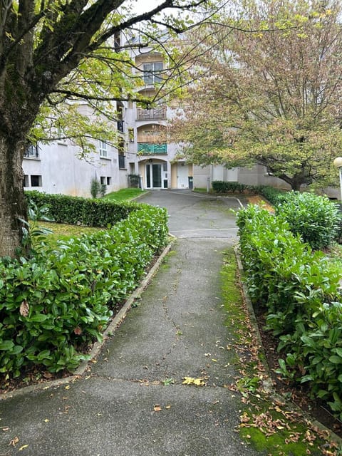 Property building, Spring, Natural landscape, Garden view