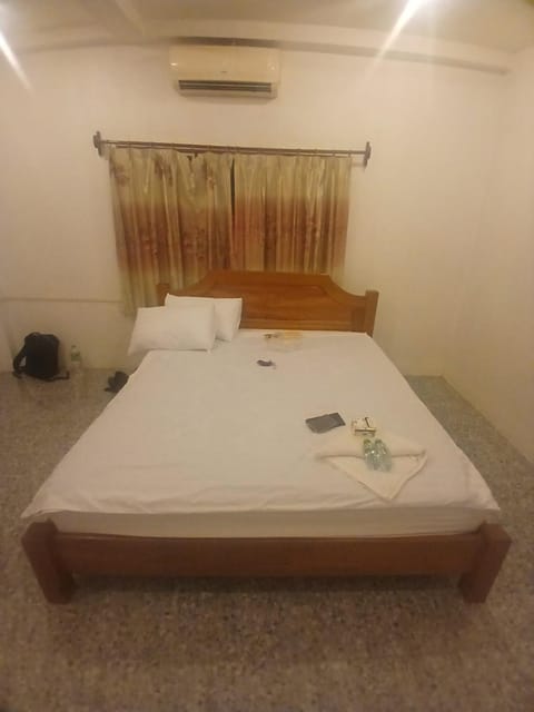 Bed, Photo of the whole room, Bedroom, towels, air conditioner