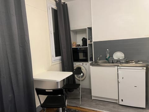 Studio proche Paris, proche meteo 4,13 Apartment in Montrouge