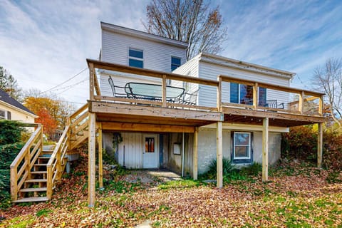 The Poolside Paradise House in Bucksport