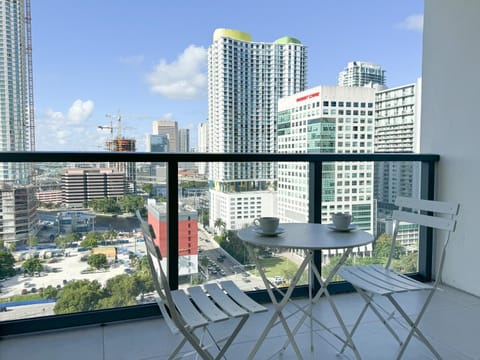 Balcony/Terrace, Dining area, City view