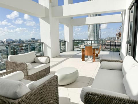 Patio, View (from property/room), Balcony/Terrace, Seating area