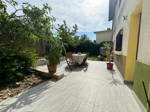 Patio, Garden, Garden view