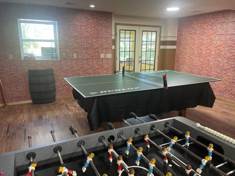 Game Room, Table tennis