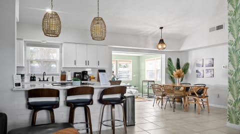 Dining area, kitchen