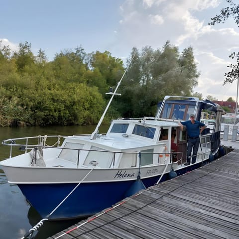 Leseinsel Helena Docked boat in Mecklenburgische Seenplatte