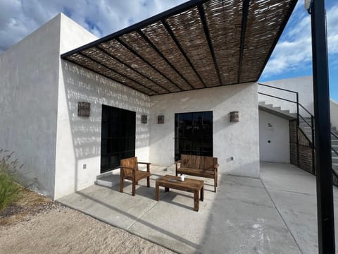 Ocean View, Gorgeous Rooftop, AC, Wifi & Peaceful House in Todos Santos