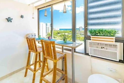 Entire condo in Waikiki - Ocean View 2 BR & 4 bed Apartment in McCully-Moiliili