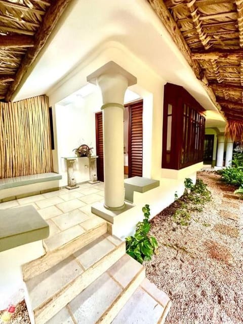 Private 1 room separate entrance Casa Campo Apartment in La Romana