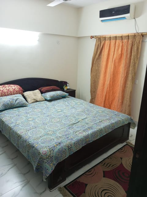 Bed, Photo of the whole room, Bedroom, air conditioner