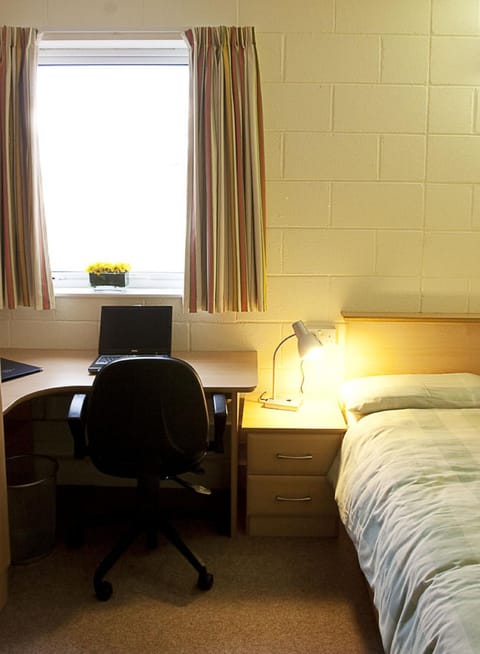 Castlewhite Apartments - UCC Summer Beds Hostal in Cork City