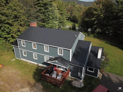 38 Bigelow Drive - Ski Home with Hot Tub, Game Room, Shuttle, Ski Lift Ticket Deals House in Mendon