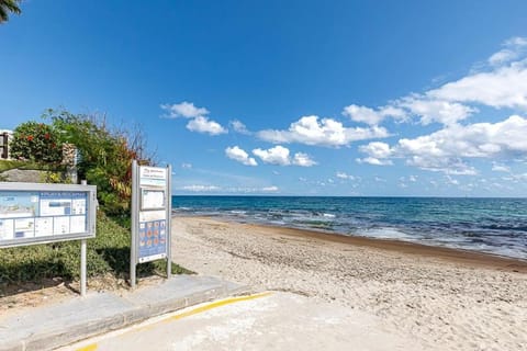 Rocamar HHH con piscina privada a 120m de la playa 10 Pax Villa in Vega Baja del Segura