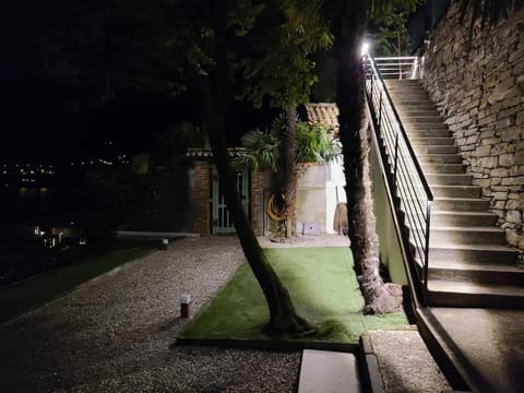 Villa la Gabbianella a Moltrasio, Como Villa in Moltrasio