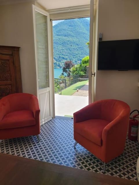 Villa la Gabbianella a Moltrasio, Como Villa in Moltrasio