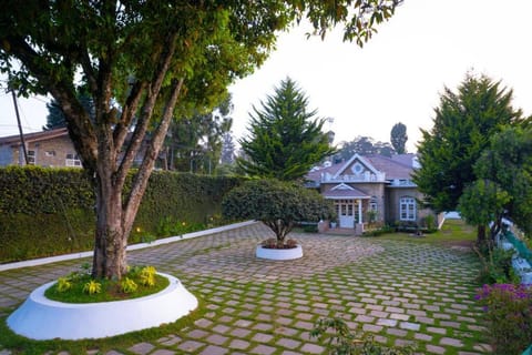 Savithri Gemini Ganesh Bungalow By XploreIndo Villa in Kodaikanal