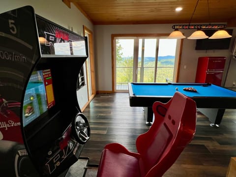 Close Enough to Perfect Luxurious 4 Bedroom Cabin with Game Room & Stunning Views House in Gatlinburg