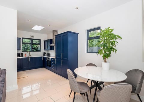 Dining area, kitchen