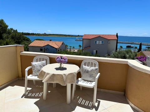 View (from property/room), Balcony/Terrace, Sea view